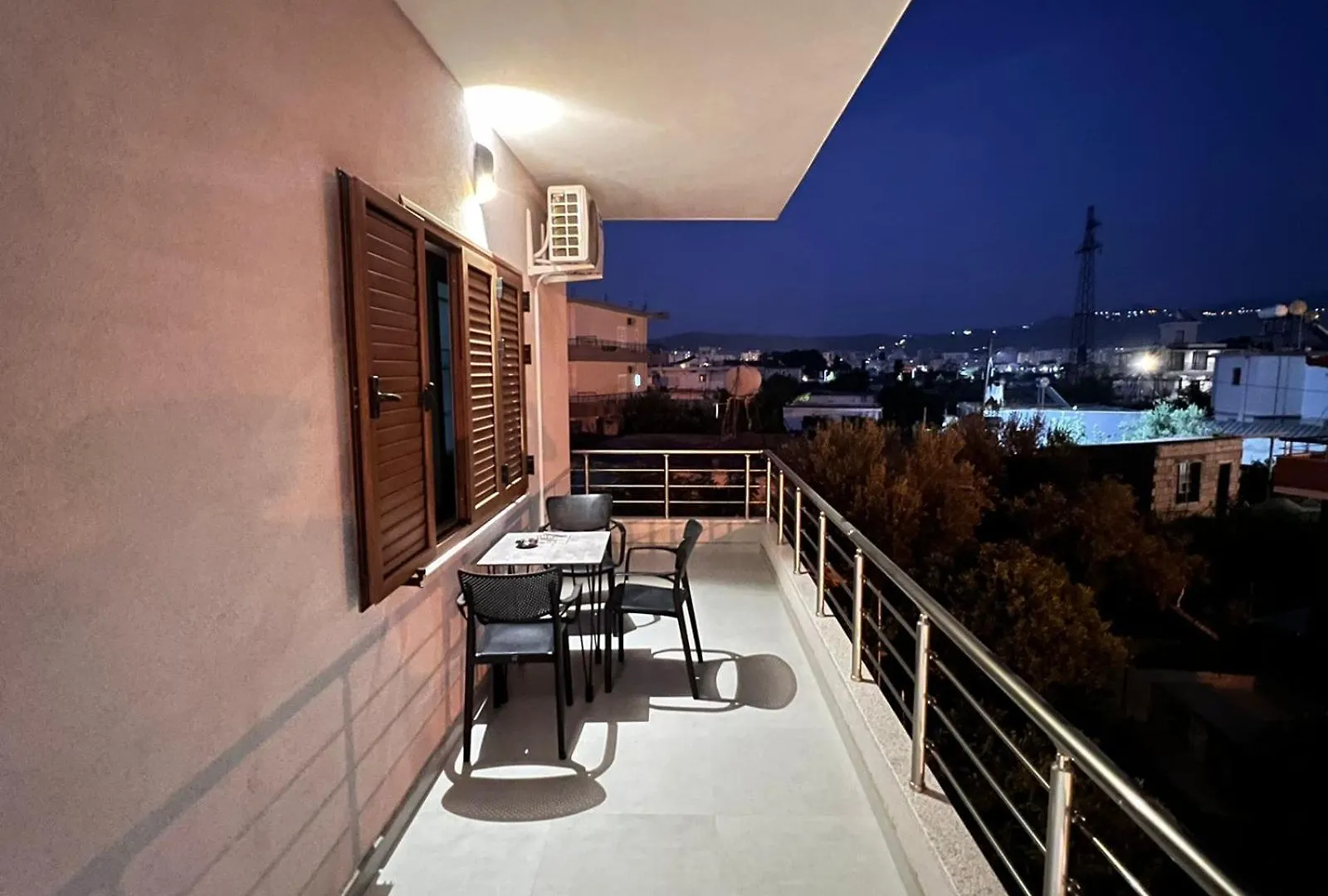 Serene Stay Vlorë 3*,