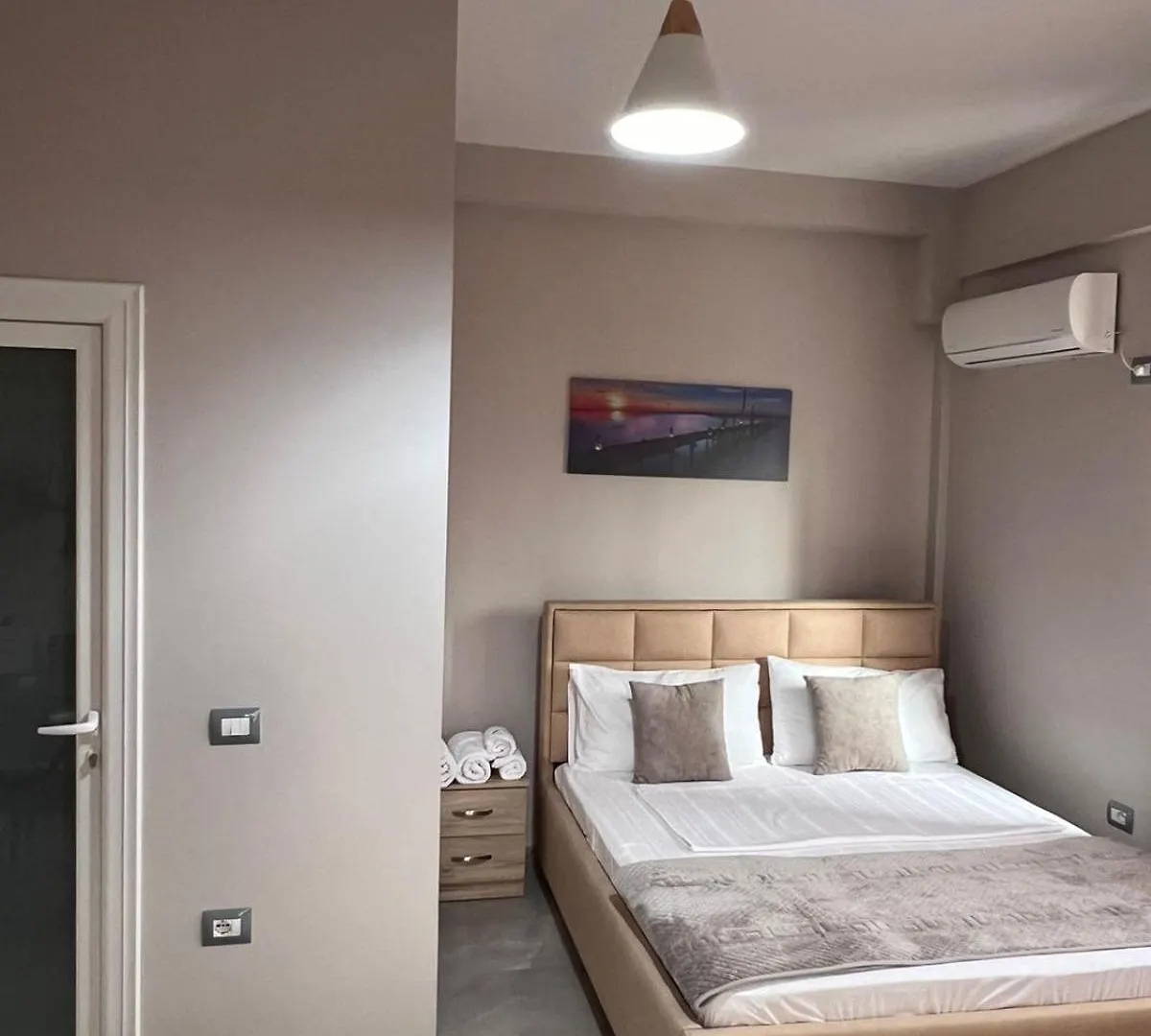 Serene Stay Vlorë 3*,