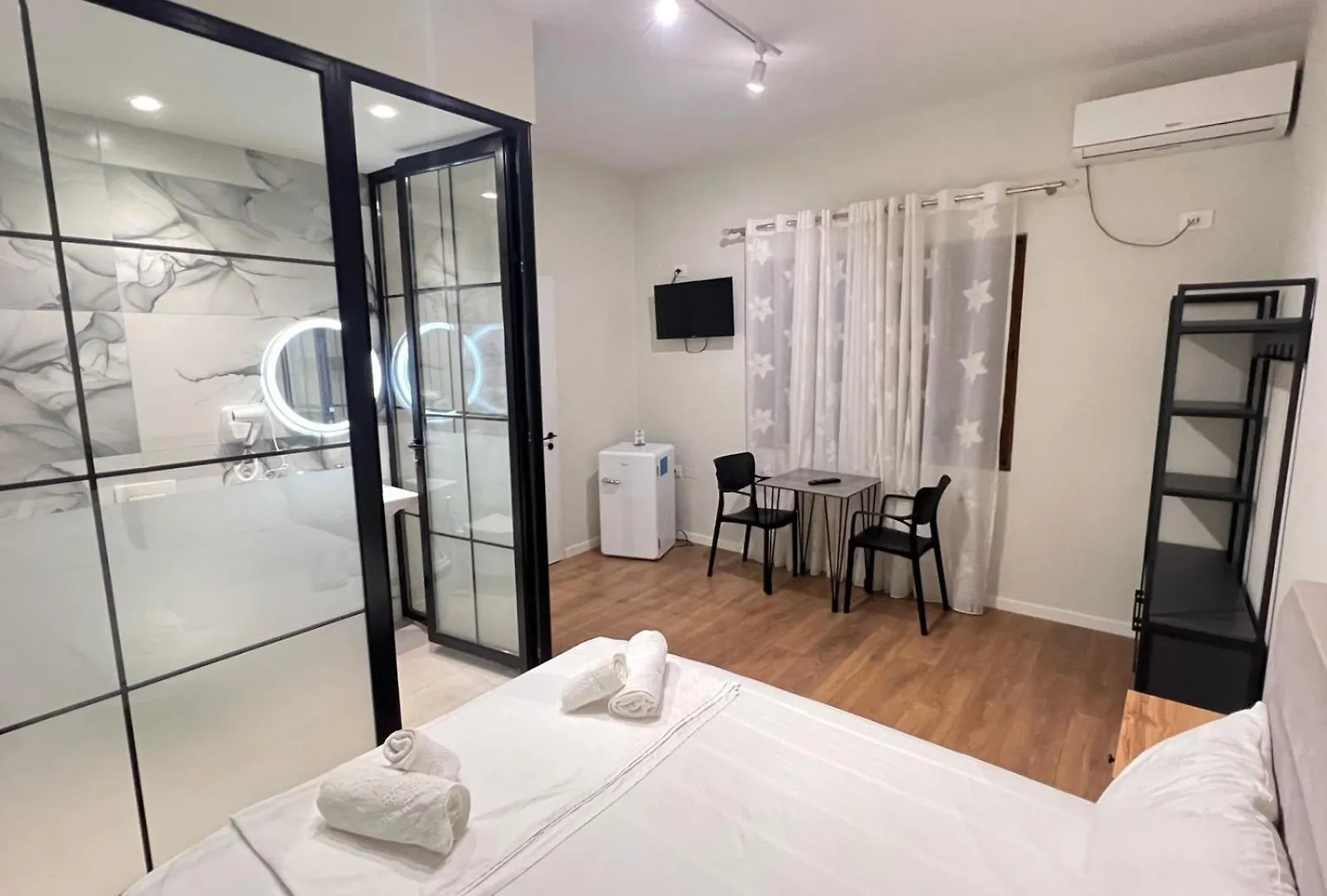 Serene Stay Vlore Aparthotel
