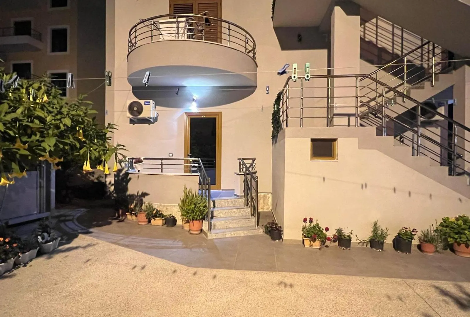 Serene Stay Vlorë 3*,  Albania